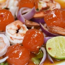 ยำกุ้งสุก+ไข่แดง