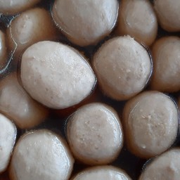 ลูกชิ้นเนื้อลวก