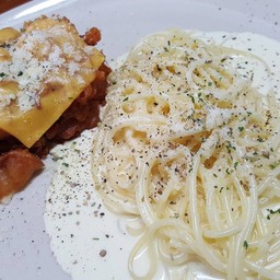 สปาเกตตี้ไก่ทอดครีมชีสซอส