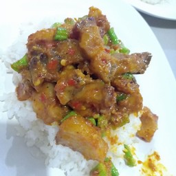 พริงแกงหมูกรอบ