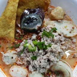 ก๋วยเตี๋ยวต้มยำไข่เยี่ยวม้า
