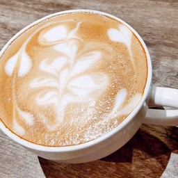 ลาเต้ร้อน Latte H