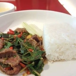 ข้าวกะเพราเนื้อ