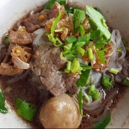 เส้นวุ้นเส้น เนื้อสด ตับ ลูกชิ้น เนื้อตุ๋น