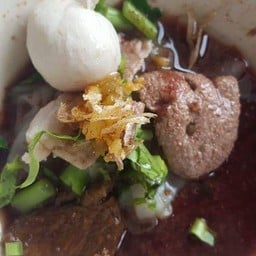 เส้นวุ้นเส้น หมูสด ตับ ลูกชิ้น หมุตุ๋น พิเศษ