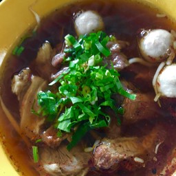 เกาเหลาเนื้อน้ำตก