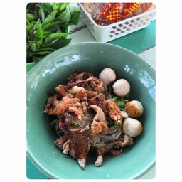 เส้นเล็กแห้งหมู
