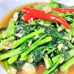 ผัดผักบุ้งเต้าหู้ไฟแดงเจ