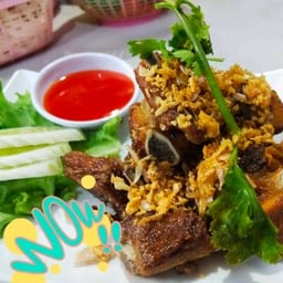 ซี่โครงหมูทอดกระเทียม