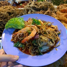 ยำสามทัพ (กุ้ง หมึก หอยนางรม)