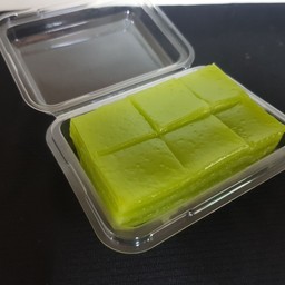 ขนมชั้นใบเตย