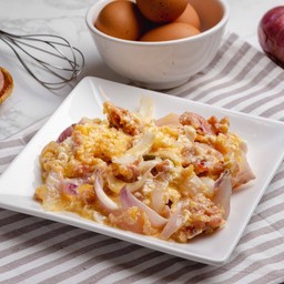 แหนมคลุกไข่ (ไม่เหมือนใคร)