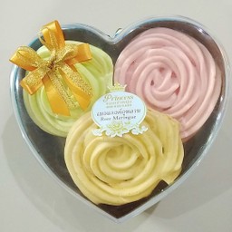 เมอแรงค์กุหลาบ ขนมของขวัญทุกเทศกาล