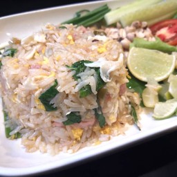 ข้าวผัดแหนมทรงเครื่อง