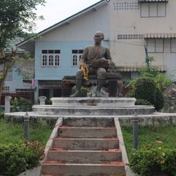 วัดพลับพลาชัย เพชรบุรี