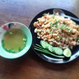 เล้ง นวลจันทร์