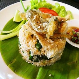ข้าวผัดปลาสลิด
