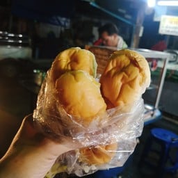 ขนมปังตลาดใหม่