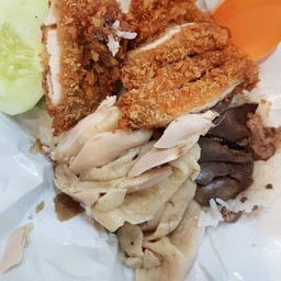 นกเสกบริการ ข้าวมันไก่ ข้าวขาหมู