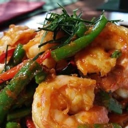 กุ้งผัดพริกสวน