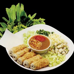 แดง แหนมเนือง ชุดพร้อมทาน