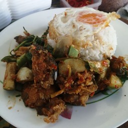 ผัดเผ็ดปลาดุกกรอบ