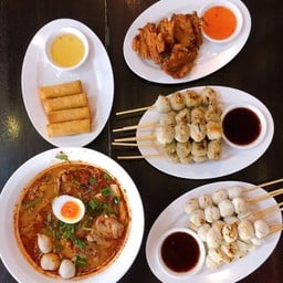 ลูกชิ้นหมูฮีโร่ สาขาตลาดปัฐวิกรณ์
