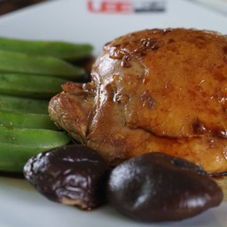 ไก่อบซอสเห็ดหอม