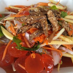 ยำไข่แดงกุ้งสดปลากรอบ..80-100.