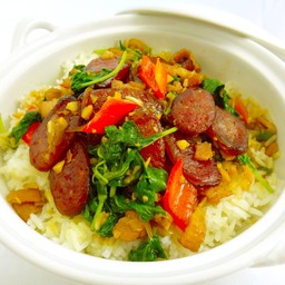 ข้าวกระเพรากุนเชียงเบคอนหม้อดิน