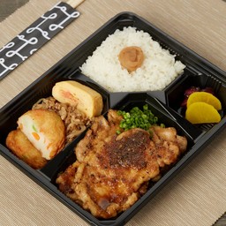 เซทหมูทอดราดซอสขิงเบนโตะ