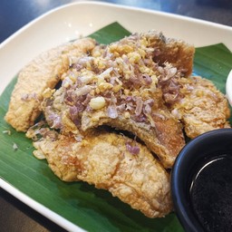เนื้อปลากะพงทอดน้ำปลา