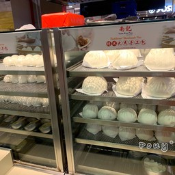 ร้านนี้ดังซาลาเปาหมูแดง