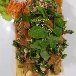 ลาบปลาทับทิมทอด