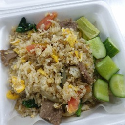 ข้าวผัดเนื้อ