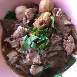 ก๋วยเตี๋ยวเรือน้ำตกป้าปุ้มซอย4