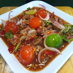 ยำหอยแครงไข่แดงน้ำปลาร้า