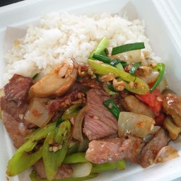 ข้าวผัดพริกอ่อนเนื้อ