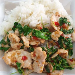 ข้าวผัดกระเพราไก่