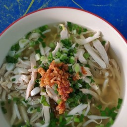ก๋วยเตี๋ยวไก่น้ำซุบอร่อยครับ