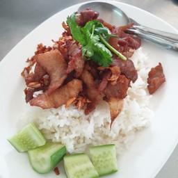 ข้าวหมูทอดกระเทียม