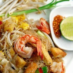 ผัดไทยวุ้นเส้นกุ้งสด