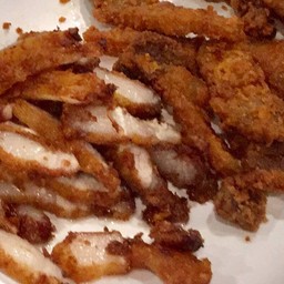 หมูกรอบราดข้าวนำ้จิ้มแจ้ว 1แถม   1