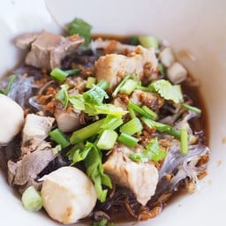 ก๋วยเตี๋ยวเนื้อลุงน้อย