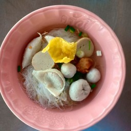 ก๋วยเตี๋ยวน้ำใส ลูกชิ้นปลา