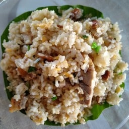 ข้าวผัดหมูกรอบ