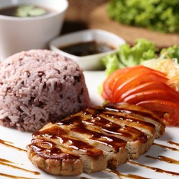 ข้าวไก่เจน้ำจิ้มแจ่ว