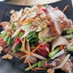 ตำหมูตกครก