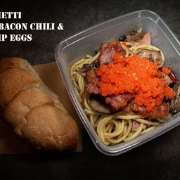 สปาเก็ตตี้เบคอนพริกแห้งไข่กุ้ง