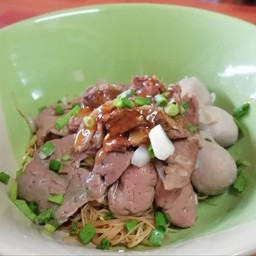 ก๋วยเตี๋ยวแห้งเนื้อ